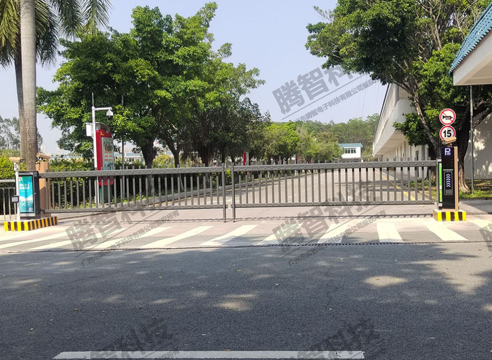 廣州某汽車訓練場1進1出空降閘